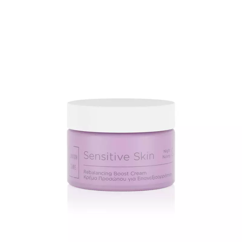 Lavish Care Sensitive Skin Ενυδατική Κρέμα Προσώπου Νυκτός για Ευαίσθητες Επιδερμίδες 50ml